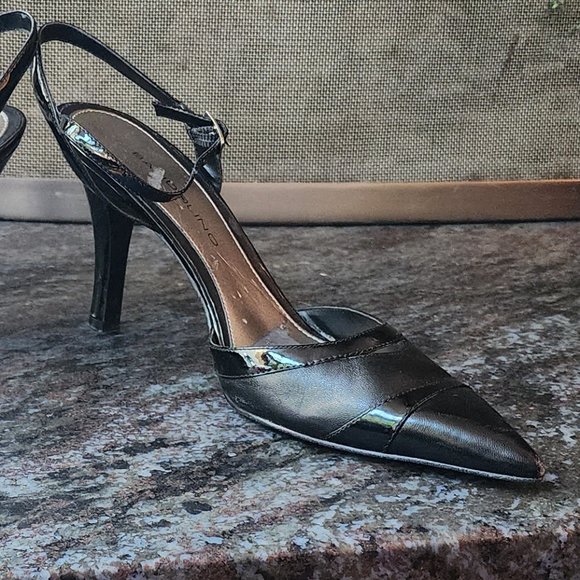 Bandolino Black Leather Pointed Toe Strappy Heels Size 8.5M - Picture 15 of 16